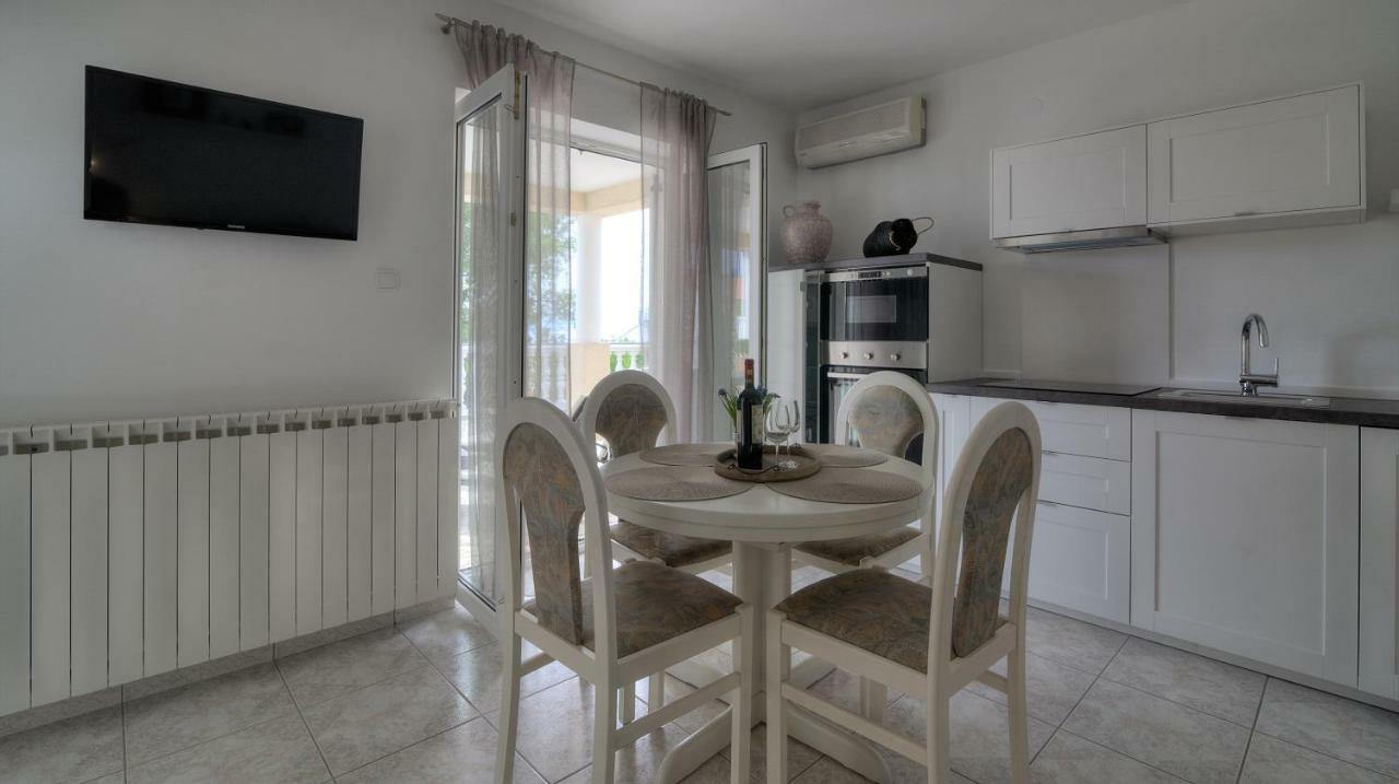 Apartment Barbara Senj  Extérieur photo