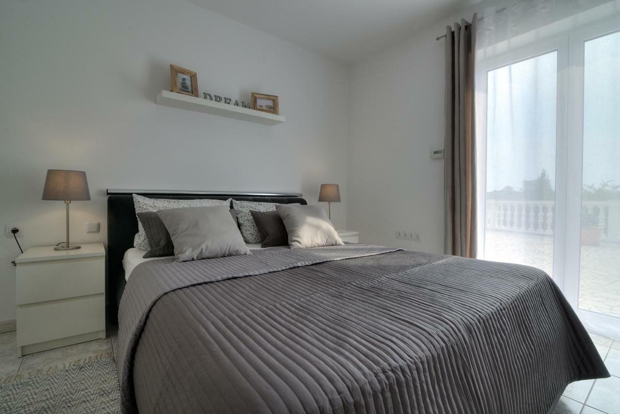 Apartment Barbara Senj  Extérieur photo
