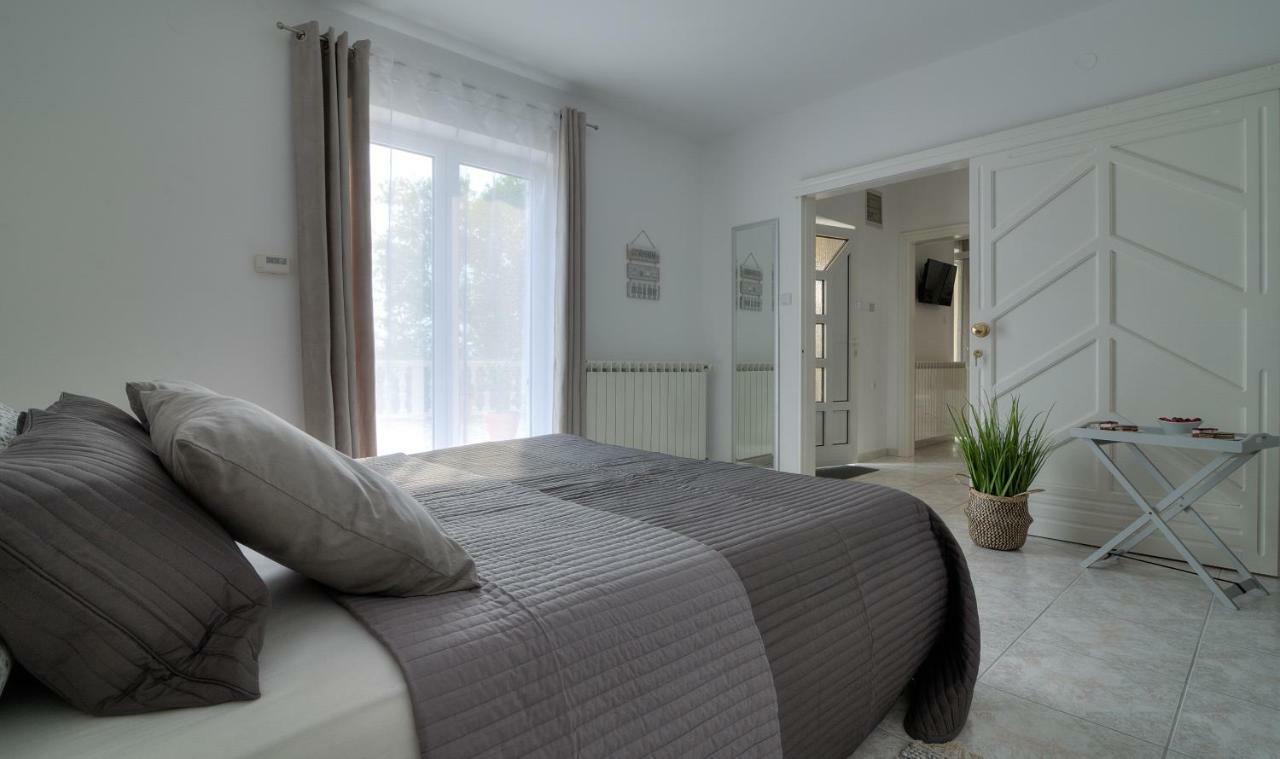 Apartment Barbara Senj  Extérieur photo
